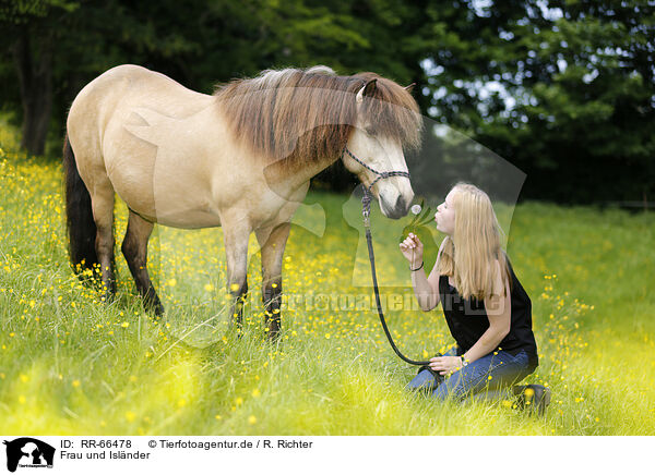 Frau und Islnder / woman and Icelandic horse / RR-66478