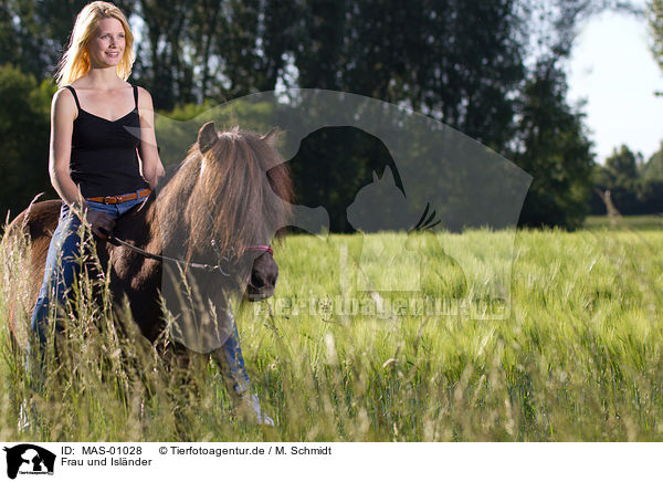 Frau und Islnder / woman and Icelandic horse / MAS-01028
