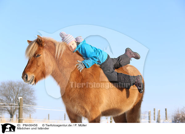 Mdchen und Islnder / girl and Icelandic horse / PM-06456