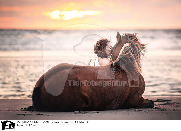 Frau mit Pferd / MAK-01244