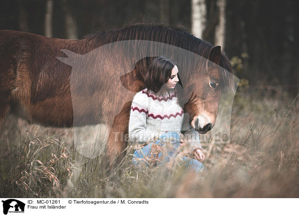 Frau mit Islnder / woman with Icelandic Horse / MC-01261
