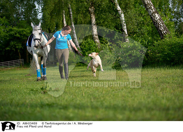 Frau mit Pferd und Hund / AM-03469