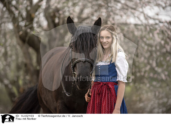 Frau mit Noriker / woman with Noriker Horse / VJ-02103