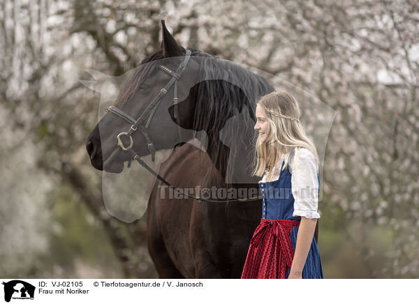 Frau mit Noriker / woman with Noriker Horse / VJ-02105
