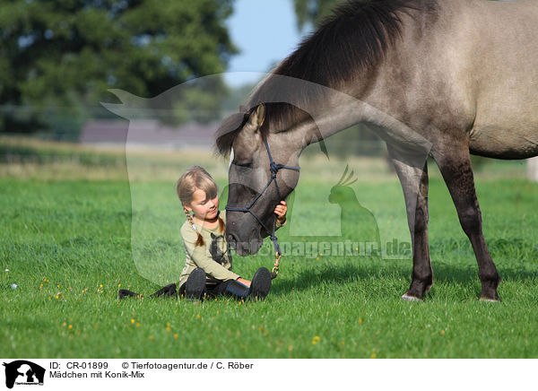 Mdchen mit Konik-Mix / girl with horse / CR-01899