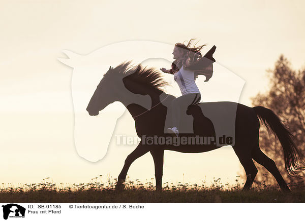 Frau mit Pferd / woman with horse / SB-01185