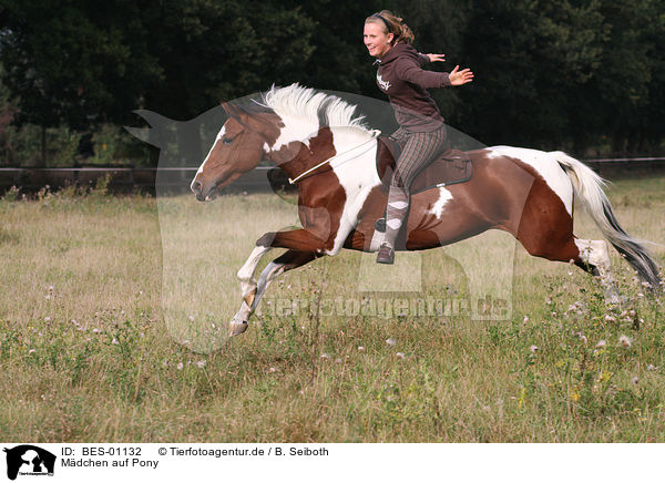 Mdchen auf Pony / girl with pony / BES-01132