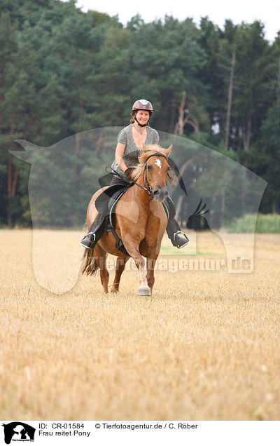 Frau reitet Pony / woman rides Pony / CR-01584