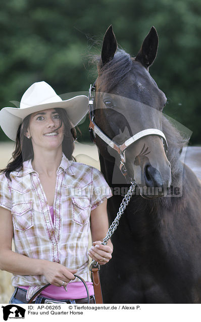 Frau und Quarter Horse / woman and Quarter horse / AP-06265