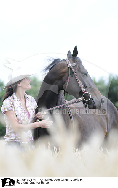 Frau und Quarter Horse / woman and Quarter horse / AP-06274