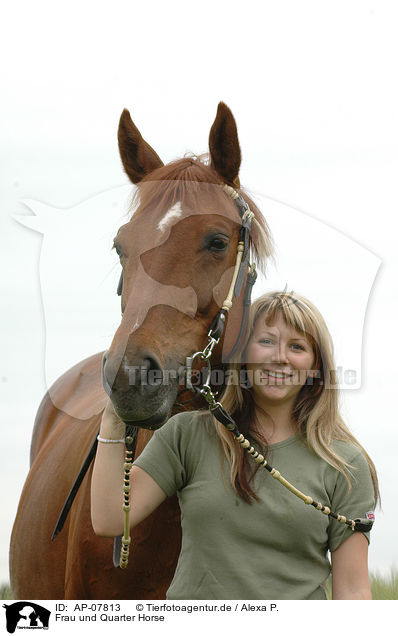 Frau und Quarter Horse / AP-07813