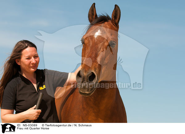 Frau mit Quarter Horse / woman with Quarter Horse / NS-03089