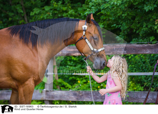 Kind und Quarter Horse / child and Quarter Horse / SST-16963