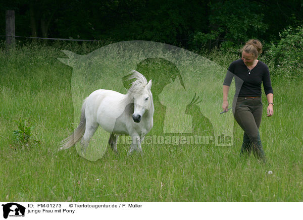 junge Frau mit Pony / PM-01273