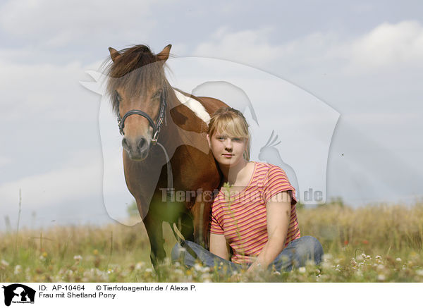 Frau mit Shetland Pony / woman with Shetland Pony / AP-10464
