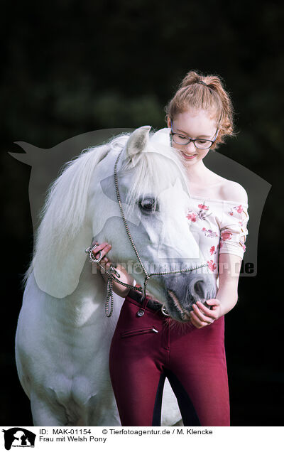 Frau mit Welsh Pony / woman with Welsh Pony / MAK-01154