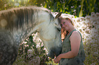 Frau und Haflinger-Andalusier