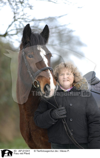 Frau mit Pferd / AP-01041