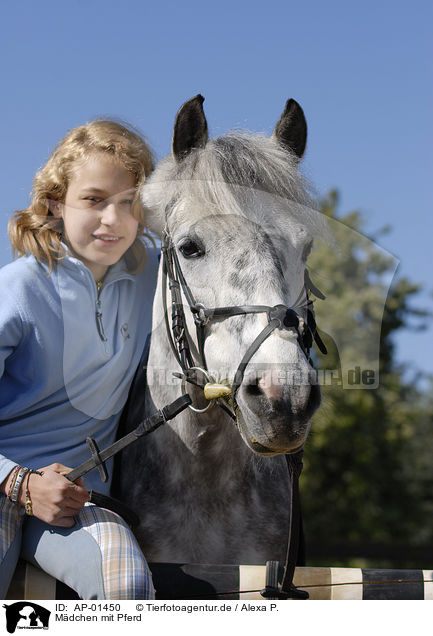 Mdchen mit Pferd / girl with horse / AP-01450