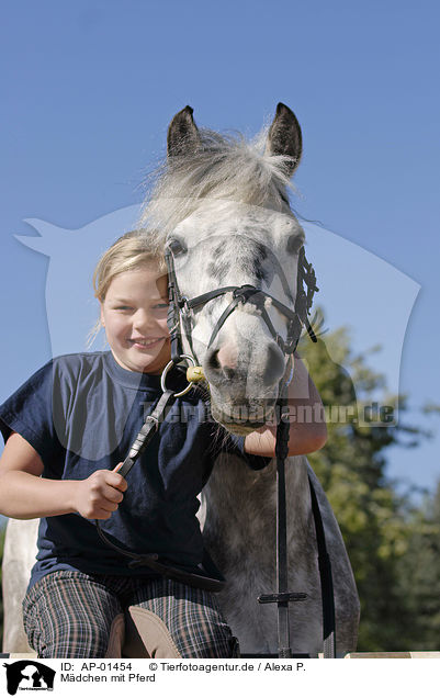 Mdchen mit Pferd / girl with horse / AP-01454