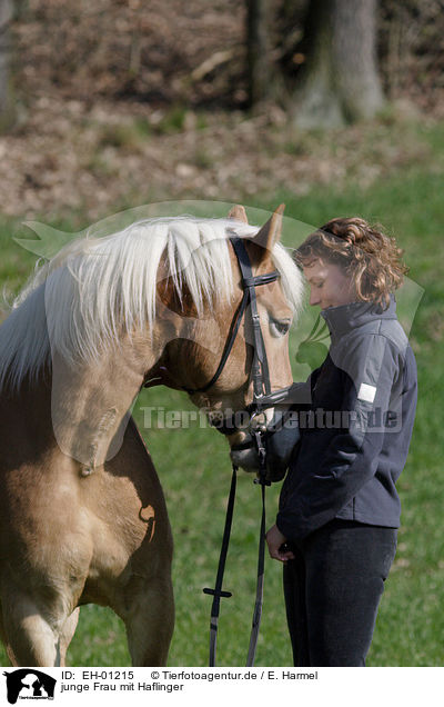 junge Frau mit Haflinger / young woman with Haflinger / EH-01215