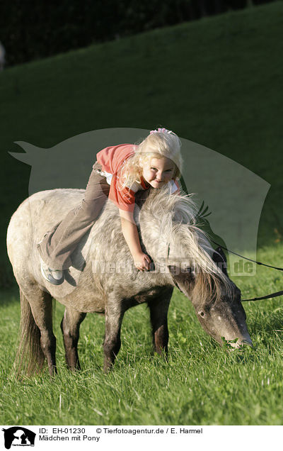 Mdchen mit Pony / girl with pony / EH-01230