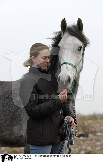 Frau mit Araber / woman with arabian horse / AP-02395