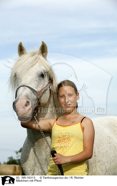 Mdchen mit Pferd / girl with horse / RR-16313