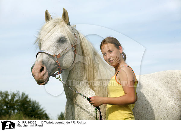 Mdchen mit Pferd / girl with horse / RR-16322