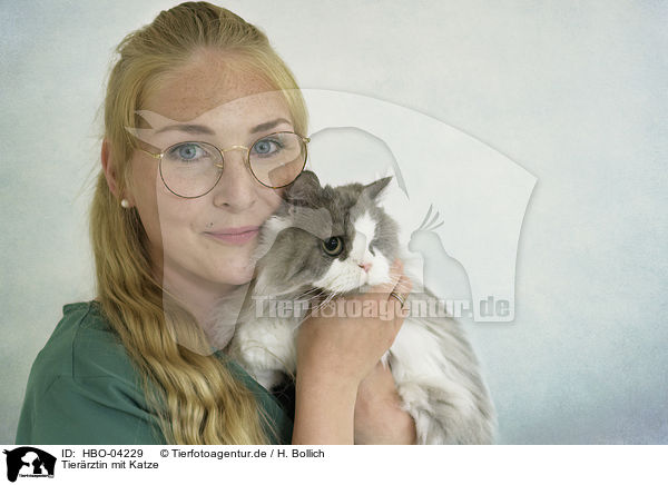 Tierrztin mit Katze / HBO-04229